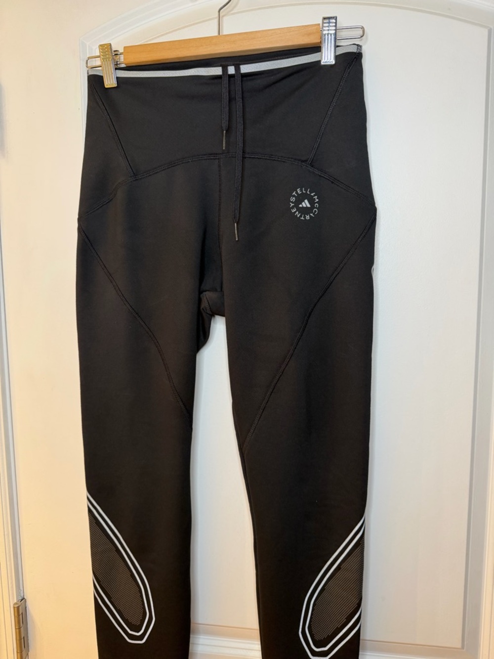 Stella McCartney Black Reflective-Detail Athletic Leggings size M